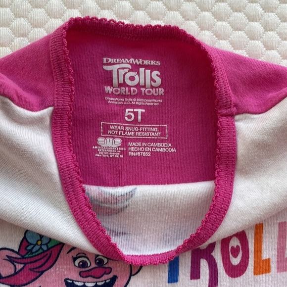 Trolls Pajama Set Size 5T - Picture 4 of 5